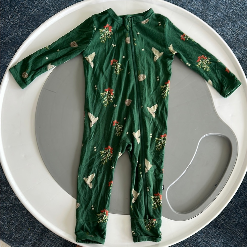 Kyte baby size 6-12m Christmas pajama one piece romper